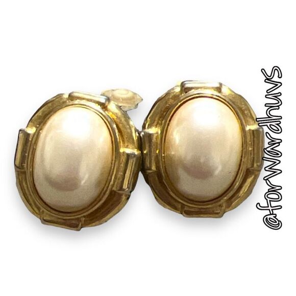 Elegant Gold Tone Faux Pearl Clip-On Earrings - Picture 3 of 7